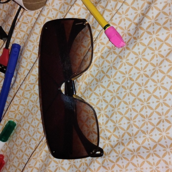 Authentic Gucci Shades - Picture 1 of 3